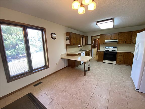 5th image of 9375 E Plymell Rd