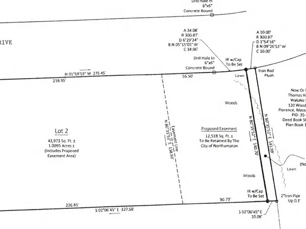 130 Woodland Dr, Northampton, MA 01062