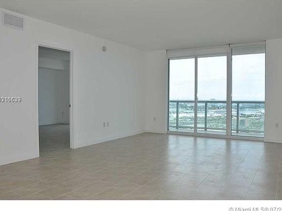 3rd image of 50 Biscayne Blvd APT 3608