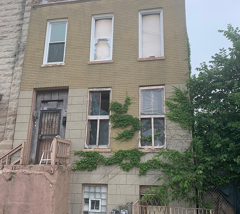 1st image of 1521 W Hastings St