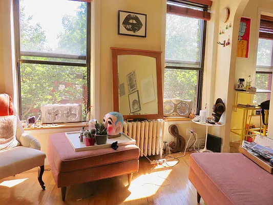 Rented by Space Real Estate | media 25