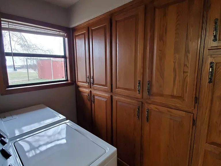 312 S Zion St — Photo 6