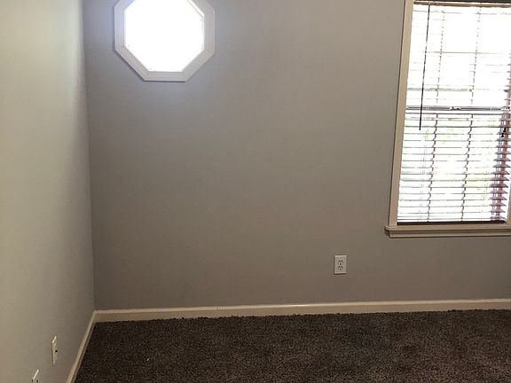 3rd image of 368 Cobblestone Way