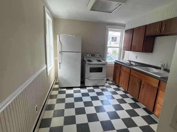 28 W Stiegel St #1, Manheim, PA 17545