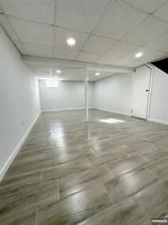 678 Grove St — Photo 11