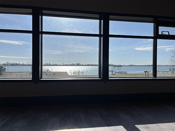 4th image of 6066 River Rd