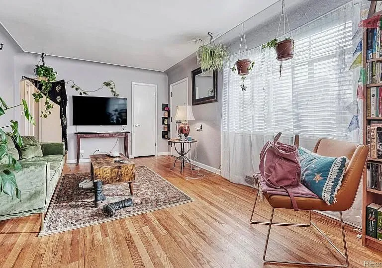 2292 S Lincoln St — Photo 2