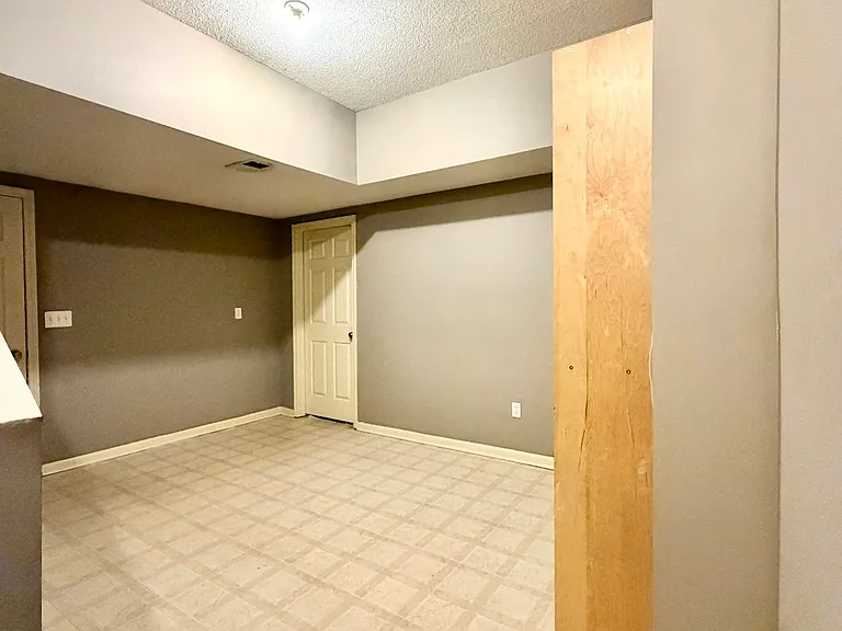 224 N Hedge Ln — Photo 24