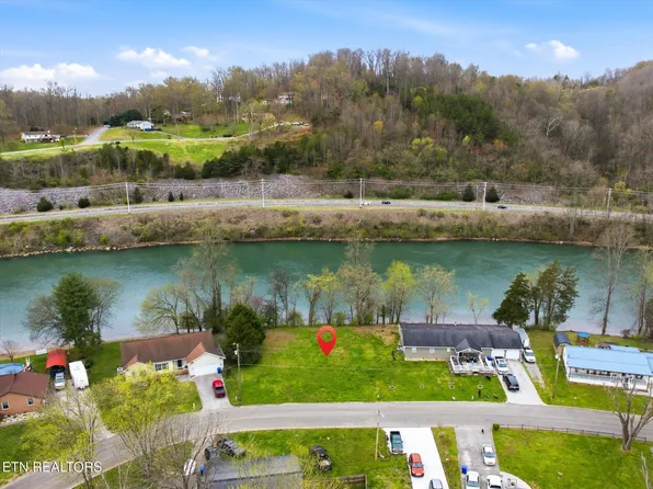 Melton Hill Cir, Clinton, TN 37716