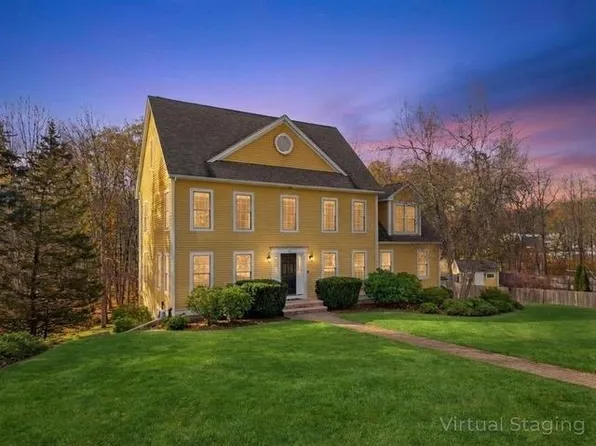 12 Runaway Road, Newfields, NH 03856