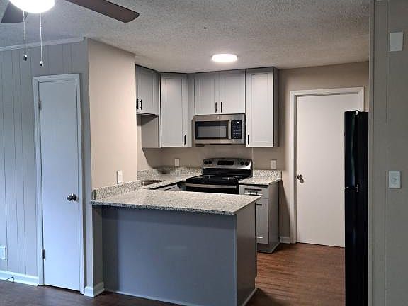 5th image of 140 Prentice Pl APT D