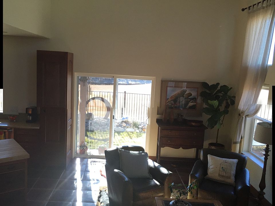 1st image of 983 Peach Blossom Way