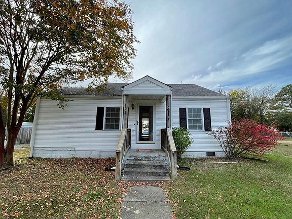 3rd image of 4704 Brittles Ln