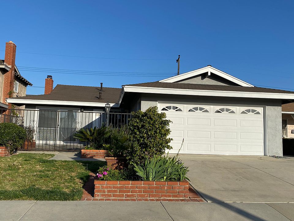 1st image of 23524 Caroldale Ave