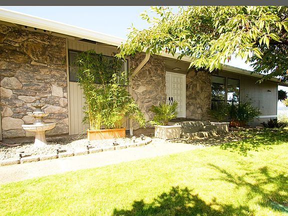 3rd image of 5534 Marian Dr NE