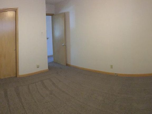 4th image of 6667 Devonshire Ave #2F