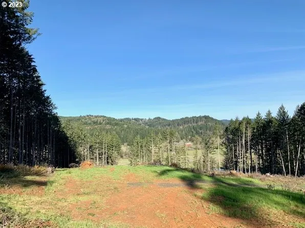 Hall Rd, Cheshire, OR 97419