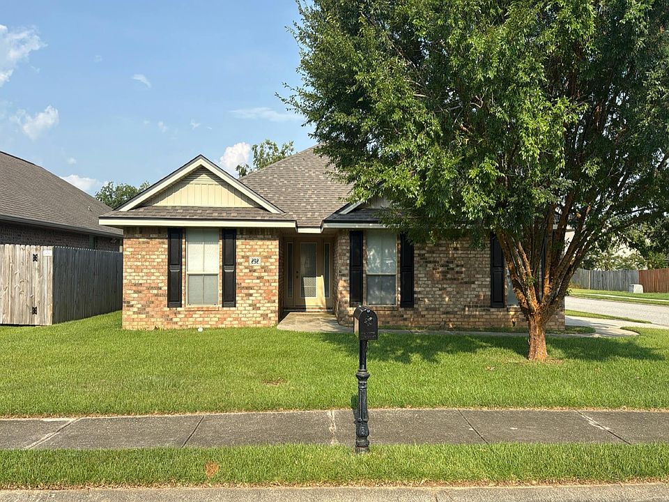 1st image of 292 Wyatt Ct