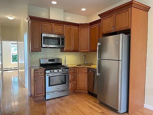 2nd image of 196 13th St #3A