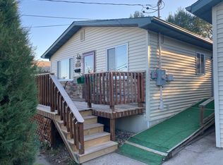 1215 7th St NW, Minot, ND 58703