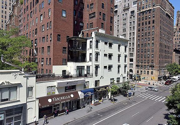 3rd image of 1125 Lexington Ave APT 3E