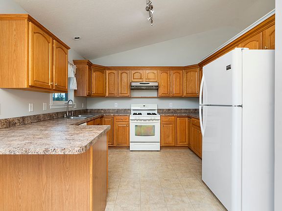 2nd image of 88 Cedarcrest Dr