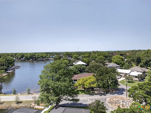 3rd image of 210 Royal George Cir