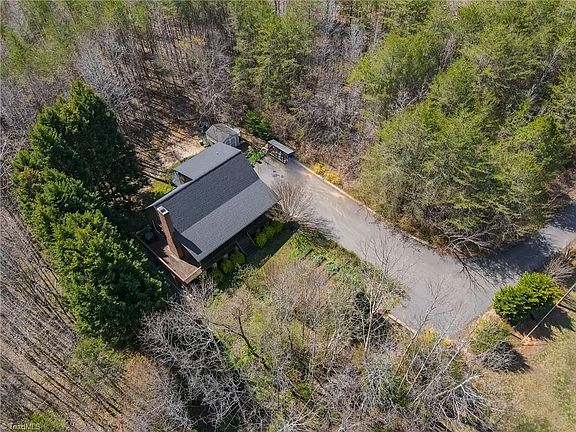 4th image of 2455 Beroth Rd