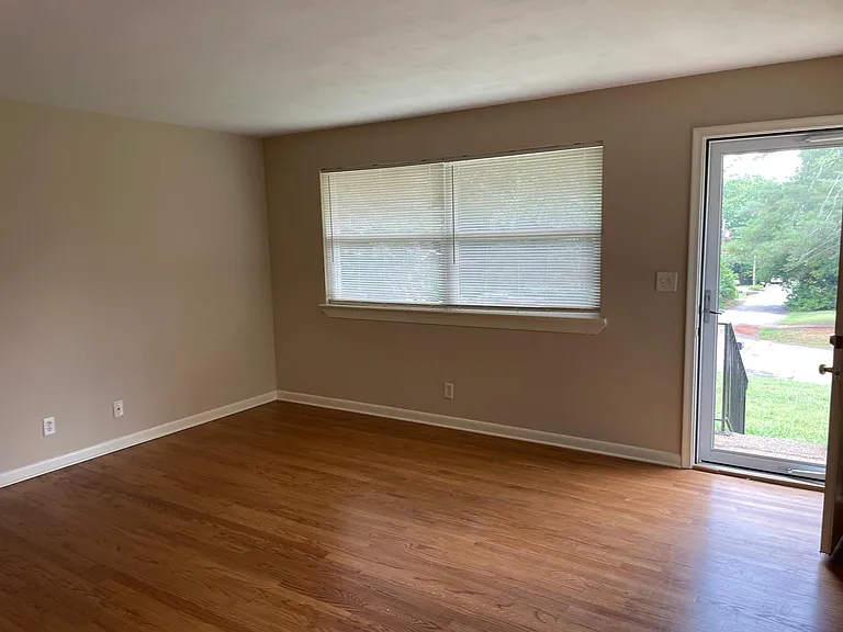 4638 Fall Creek Rd — Photo 5