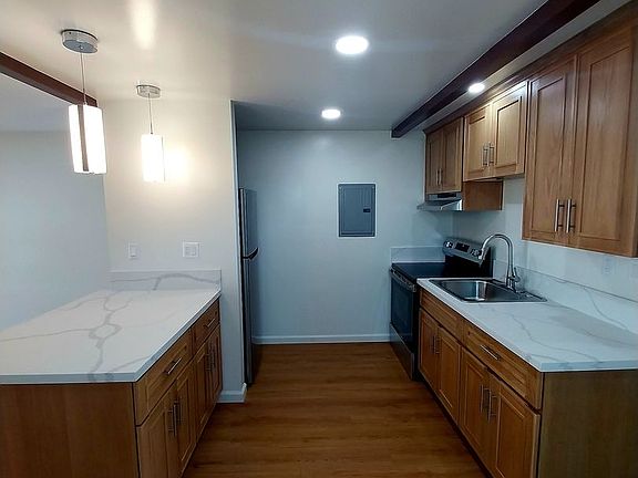 5th image of 2215 E Florida St #6