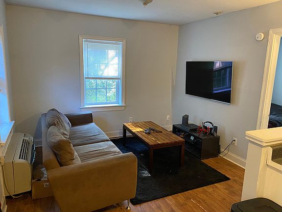 2nd image of 1109 Justice St #B