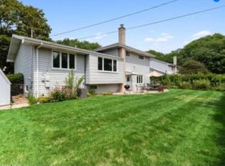 1403 E Greenwood Dr, Mount Prospect, IL