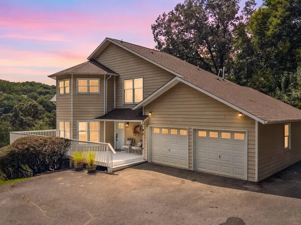 489 Jefferson Ln, Clinton, TN 37716