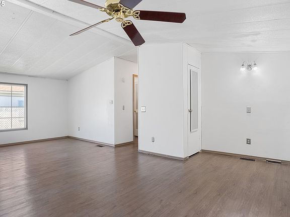 5th image of 2819 NE 80th St