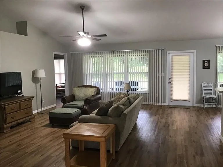2091 Snowflake Ln — Photo 4