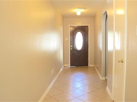 2nd image of 10910 Thorncliff Dr