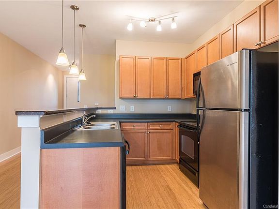 5th image of 1101 W 1st St #411