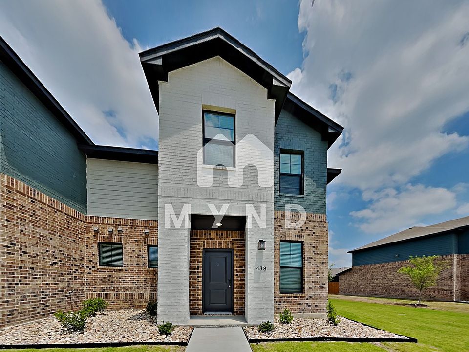 1st image of 438 Willow Xing E