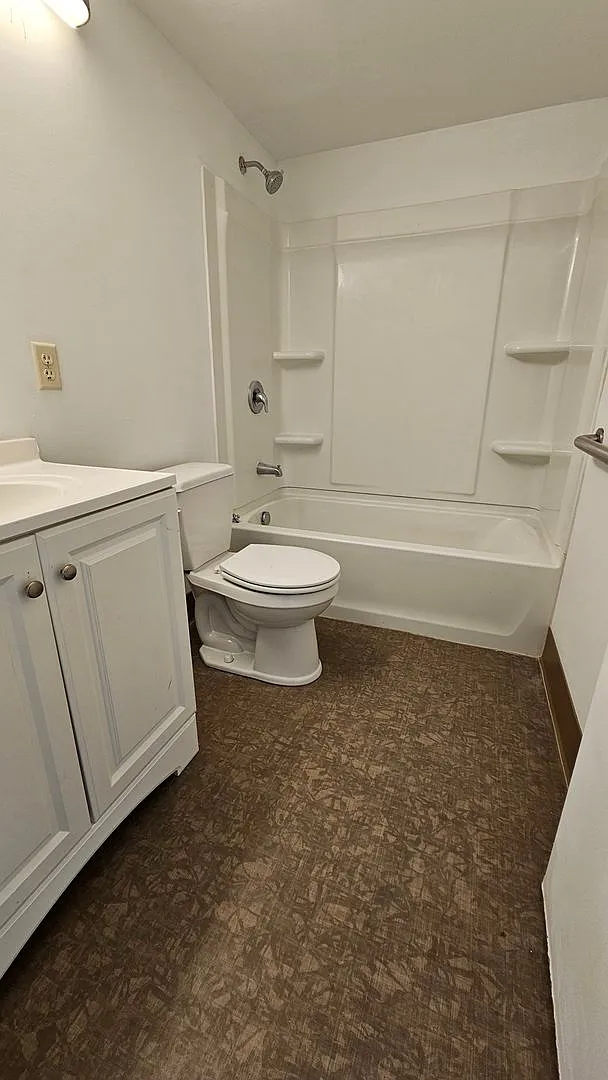 Wilging Apts — Photo 2