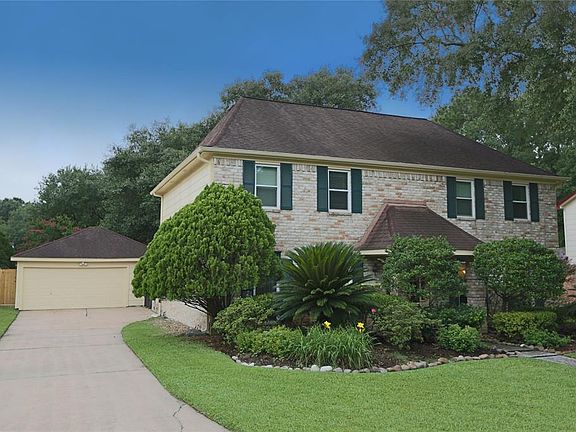 Located on cu-de-sac lot, in the established Prestonwood Forest neighborhood, this home is ready for the next generation buyers.