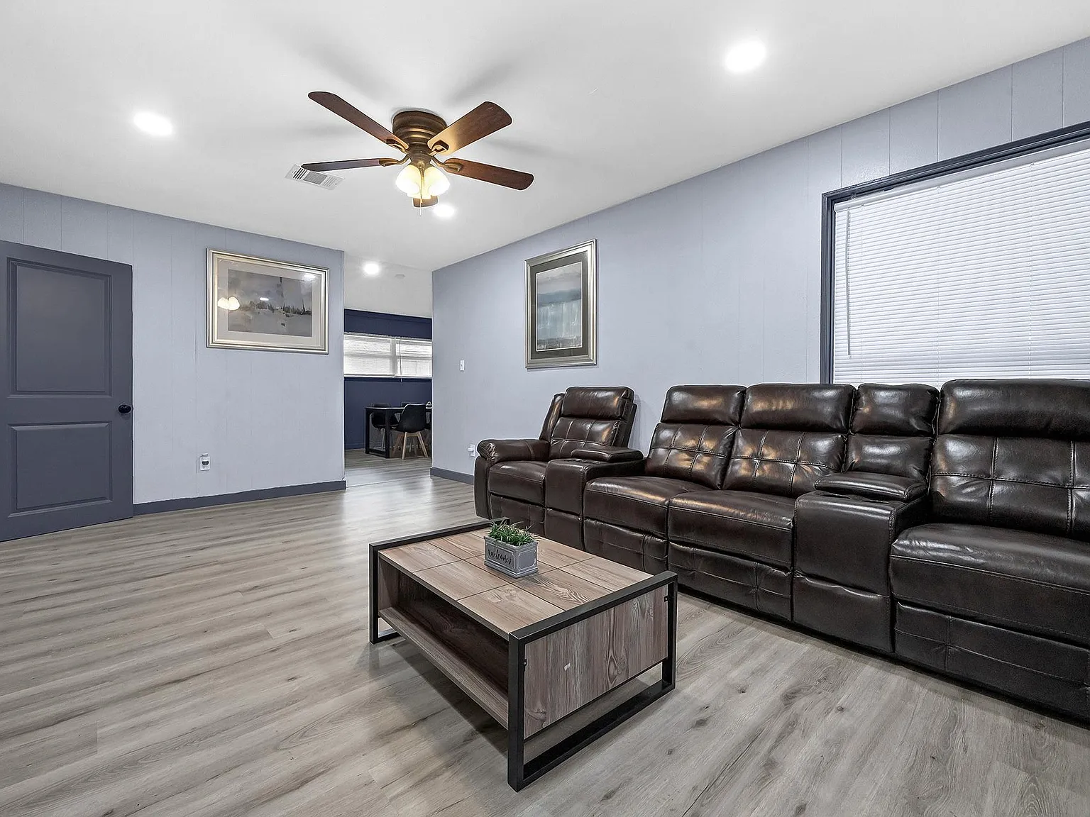 4 bed, 2.0 bath, 1800 sqft, $5,000 — Photo 3