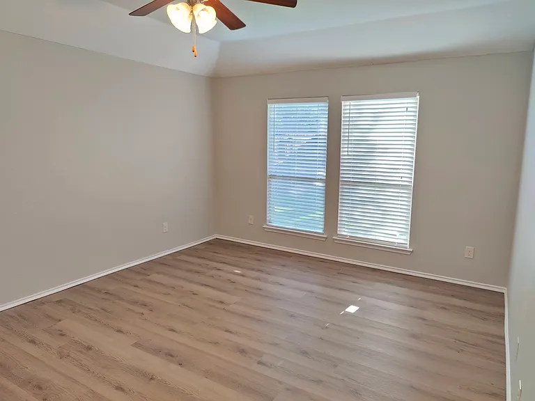 516 Rustic Oak Ln — Photo 19