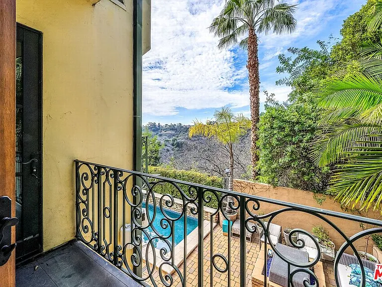 3110 Benedict Canyon Dr — Photo 42