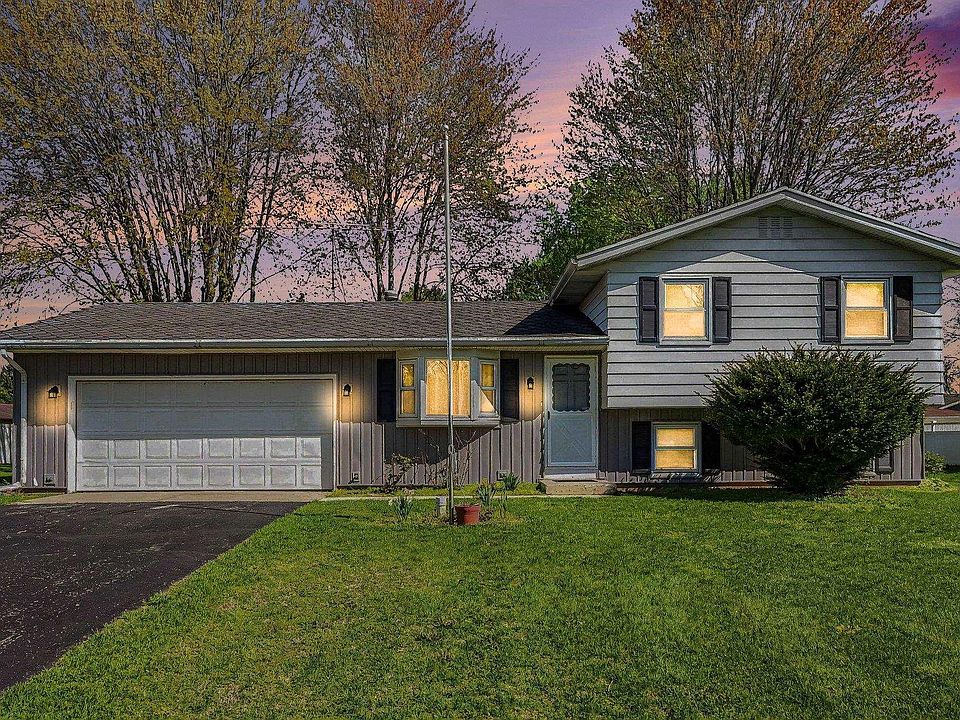 1st image of 22127 Farmwood Dr