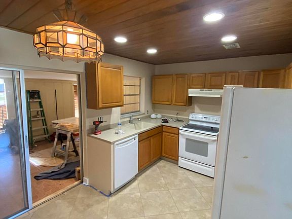 5th image of 150 SW Lakehurst Drive