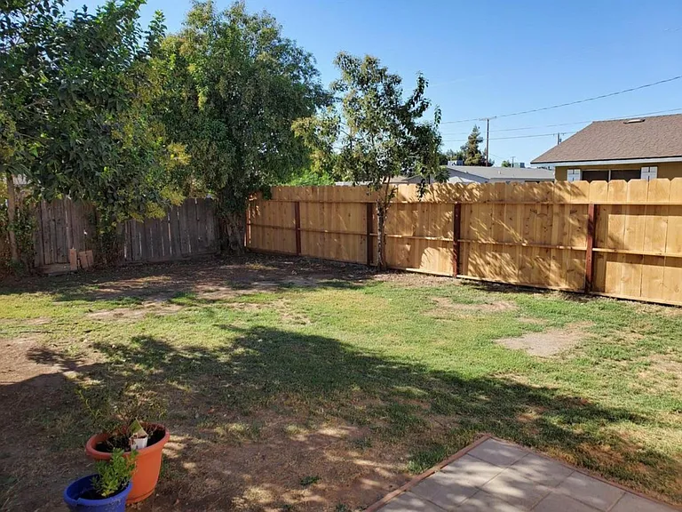 1019 S Demaree St — Photo 10