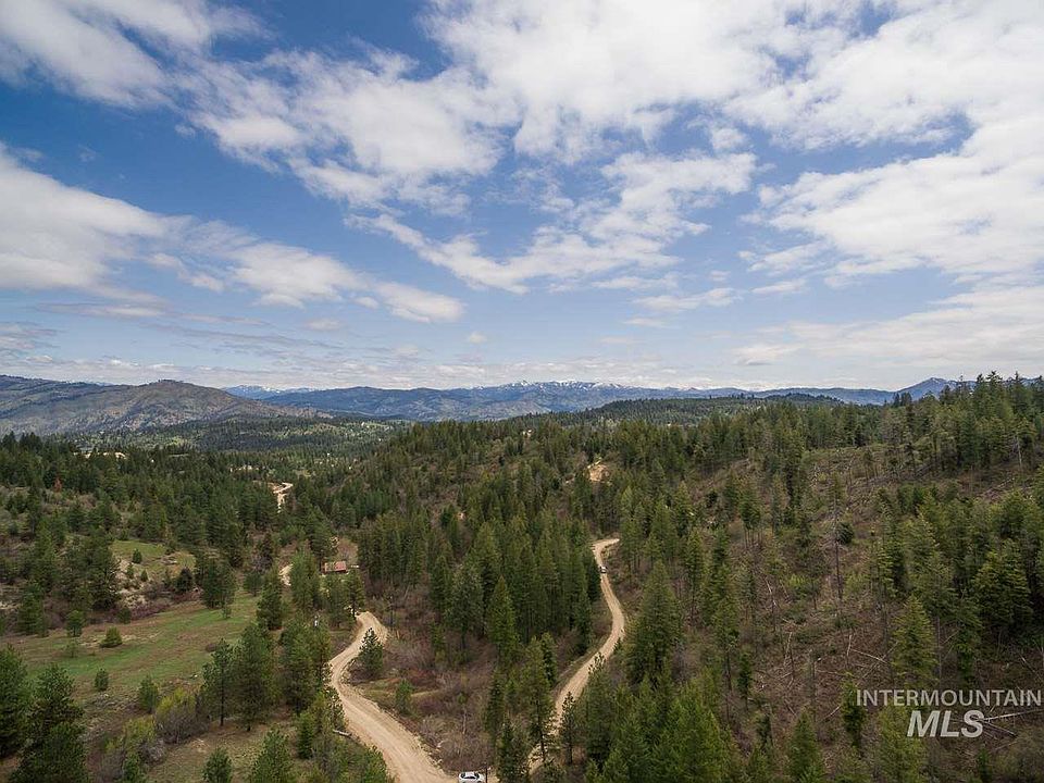 1st image of 8 View Dr