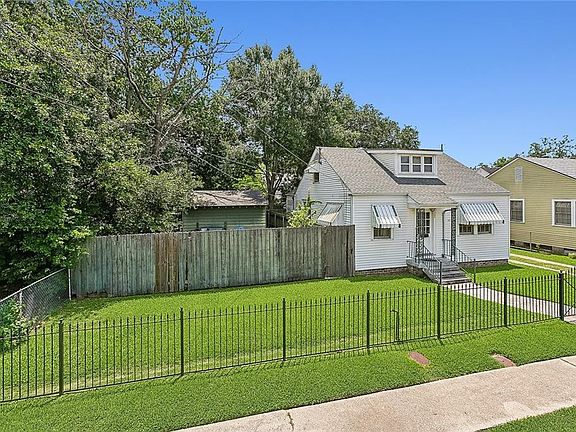 3rd image of 112 Metairie Ct