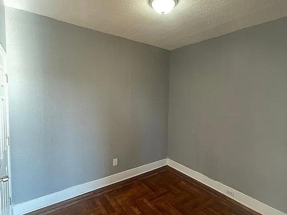 4th image of 691 Elizabeth Ave #64A