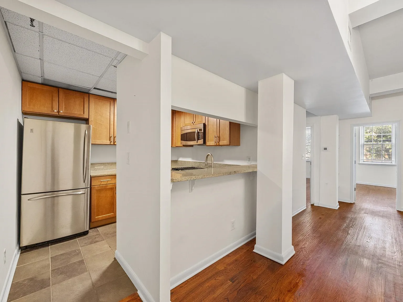 227 Christopher Columbus Dr — Photo 4
